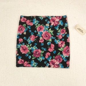 Forever 21 | Black Floral Mini Skirt